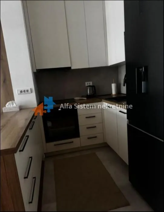 Izdavanje, trosoban stan, 76m², Skojevsko Naselje, Beograd