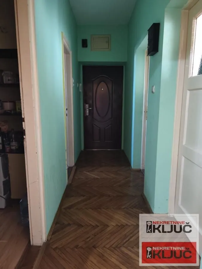 Prodaja, trosoban stan, 71m², Adamovićevo Naselje, Novi Sad Sve Podlokacije