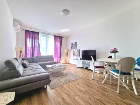 Izdavanje, dvosoban stan, 80m², Rafailovići, Budva