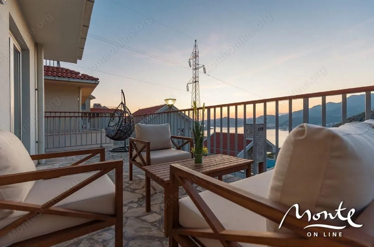 Sale, house, 159m², Sveti Stefan, Budva
