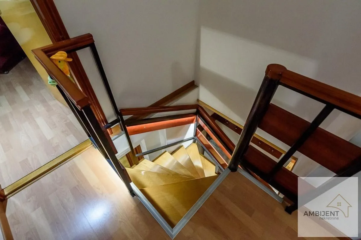 Prodaja, četvorosoban stan, 104m², Stari Grad, Beograd