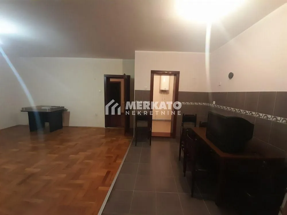 Prodaja, kuća, 369m², Centar, Zrenjanin