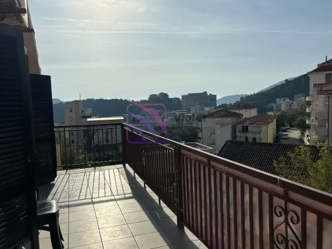Prodaja, garsonjera, 40m², Bečići, Budva - image 1