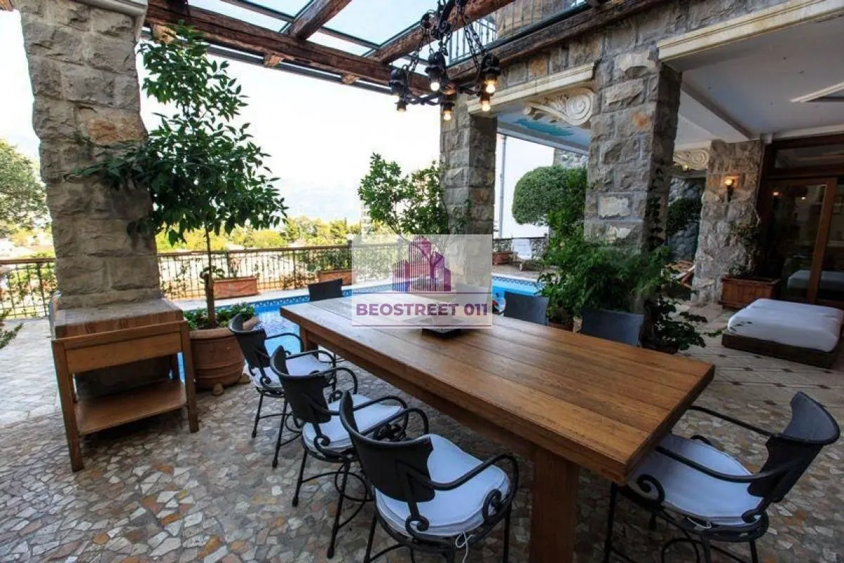 Sale, house, 1200m², Stari Grad, Budva