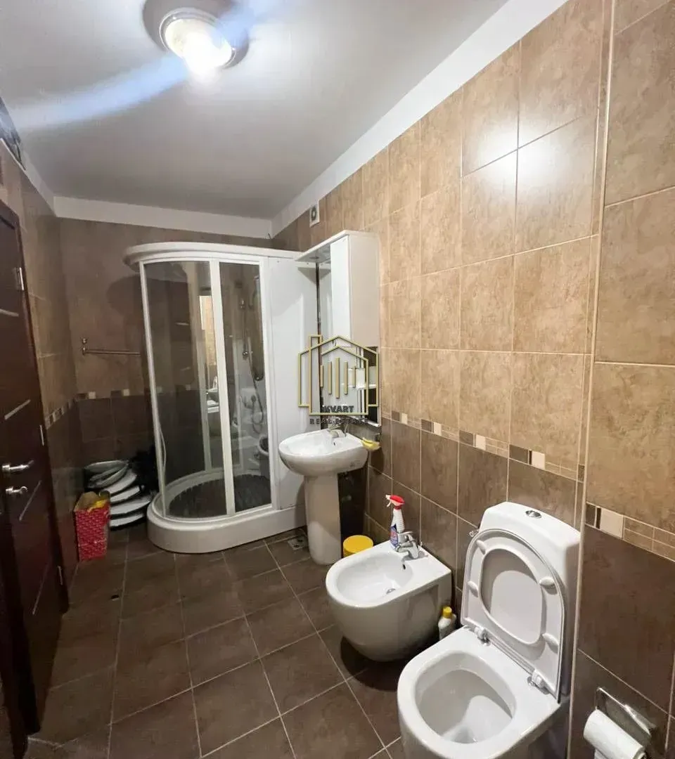 Prodaja, četvorosoban stan, 220m², Preko Morače, Podgorica