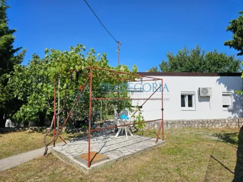 Prodaja, kuća, 50m², Bar, Crna Gora