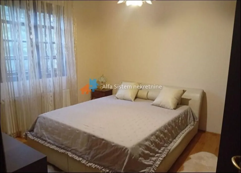 Izdavanje, kuća, 330m², Savski Venac, Beograd