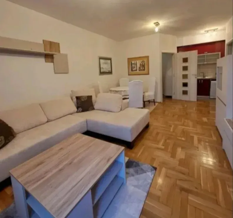 Izdavanje, jednosoban stan, 55m², City Kvart, Podgorica