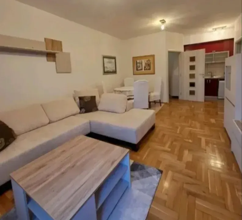 Izdavanje, jednosoban stan, 55m², City Kvart, Podgorica