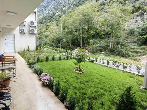 Prodaja, jednosoban stan, 52m², Kotor, Crna Gora - image 9