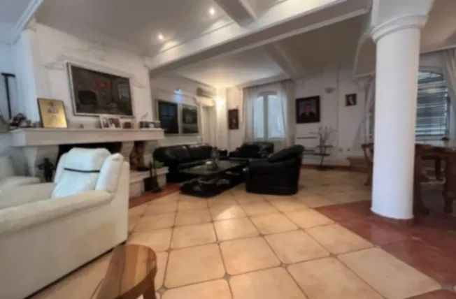 Izdavanje, kuća, 350m², Zlatica, Podgorica