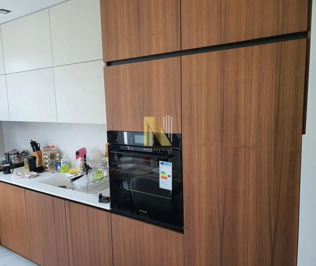 Prodaja, četvorosoban stan, 150m², Banatić, Novi Sad Sve Podlokacije