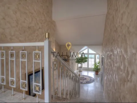 Prodaja, kuća, 930m², Tološi, Podgorica - image 16