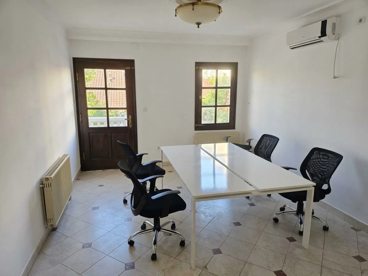 Rent, office space, 140m², Centar, Podgorica