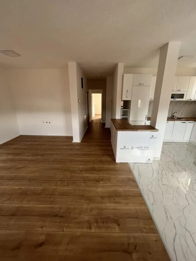 Rent, four bedroom apartment, 90m², Niš, Srbija
