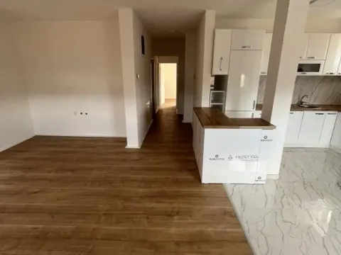 Izdavanje, četvorosoban stan, 90m², Niš, Srbija - image 6