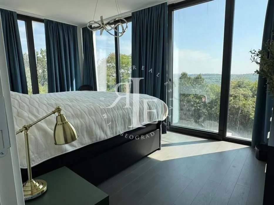 Prodaja, kuća, 270m², Sopot, Beograd