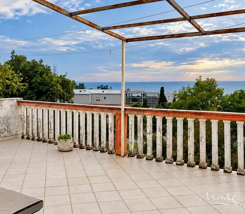 Prodaja, trosoban stan, 94m², Petrovac, Budva