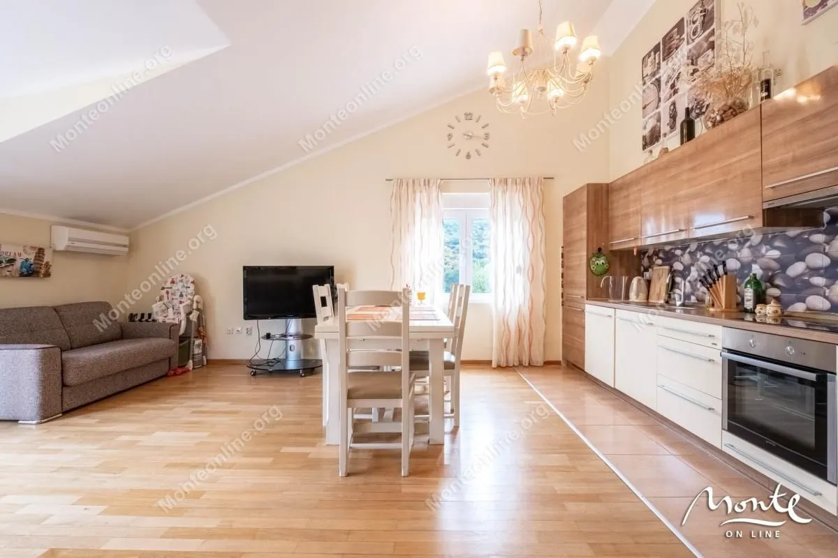 Prodaja, dvosoban stan, 83m², Prčanj, Kotor