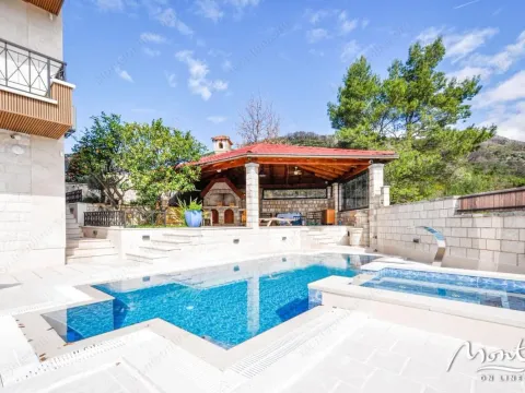 Prodaja, kuća, 240m², Tivat, Crna Gora - image 3