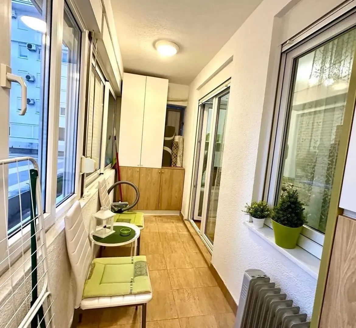 Izdavanje, garsonjera, 30m², Blok 9, Podgorica