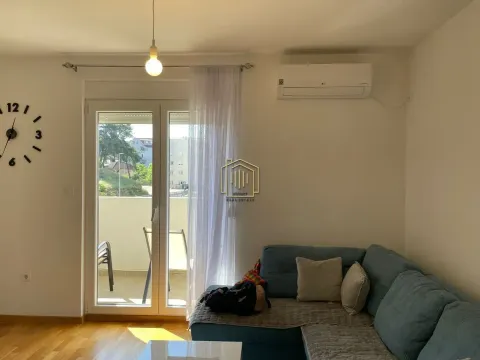 Izdavanje, dvosoban stan, 56m², Ljubović, Podgorica - image 1