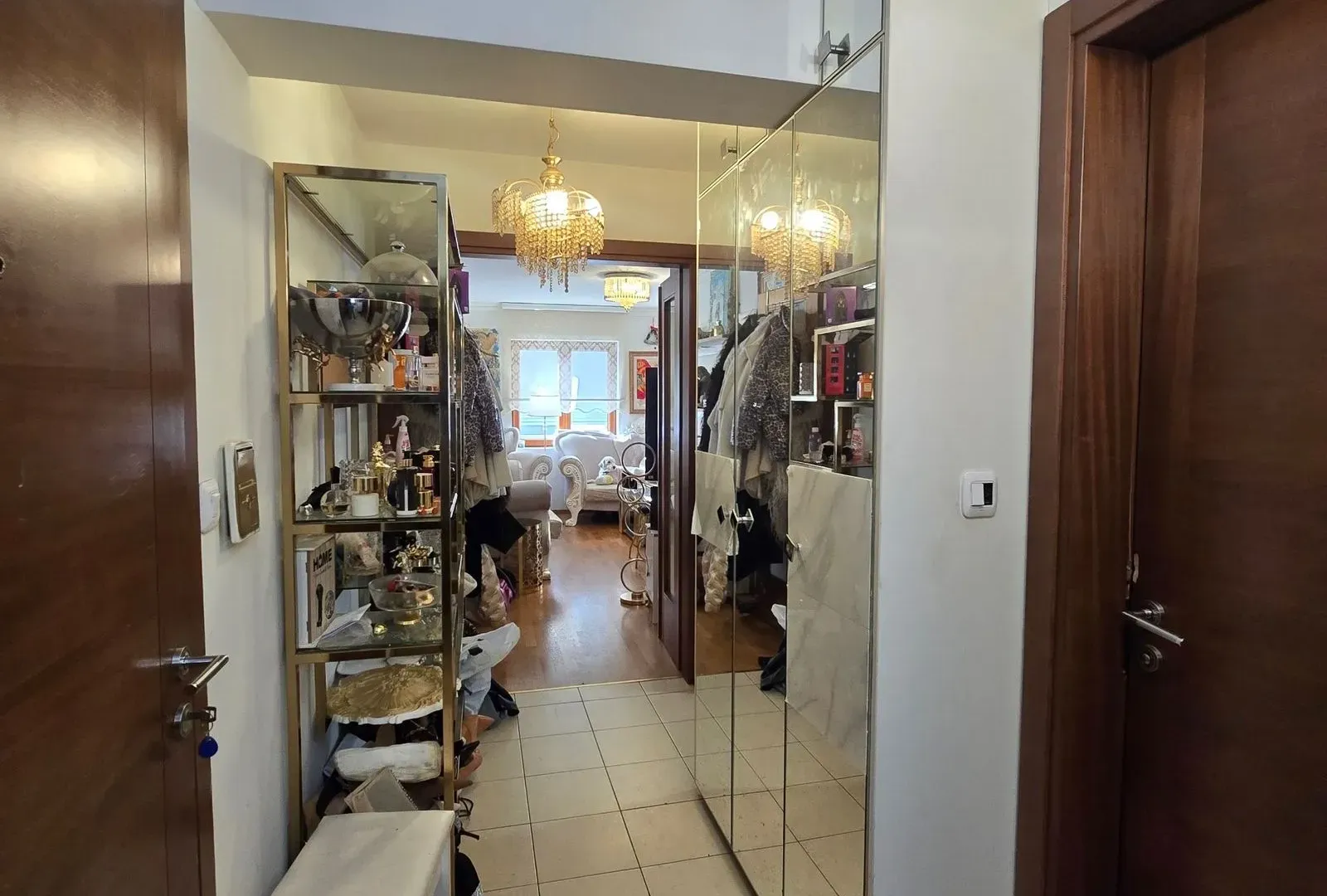 Prodaja, trosoban stan, 120m², Tološi, Podgorica
