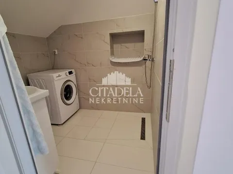 Izdavanje, jednosoban stan, 30m², Kanarevo Brdo, Beograd - image 5