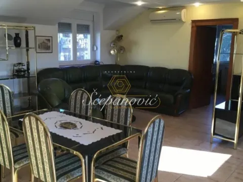 Izdavanje, kuća, 215m², Salajka, Novi Sad Sve Podlokacije - image 12