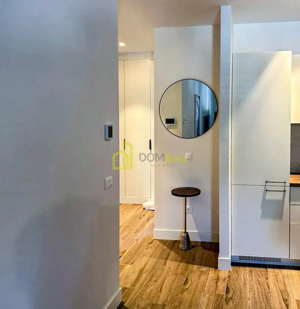 Izdavanje, jednosoban stan, 70m², Tivat, Crna Gora