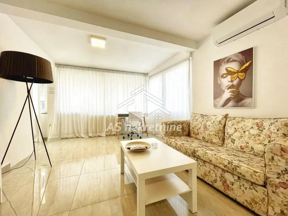 Prodaja, trosoban stan, 75m², Vračar Hram, Vračar Sve Podlokacije