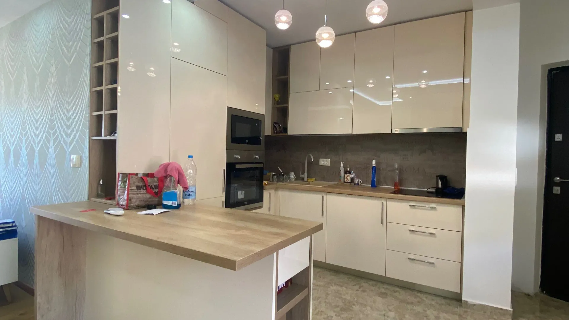 Izdavanje, jednosoban stan, 50m², Podkošljun, Budva