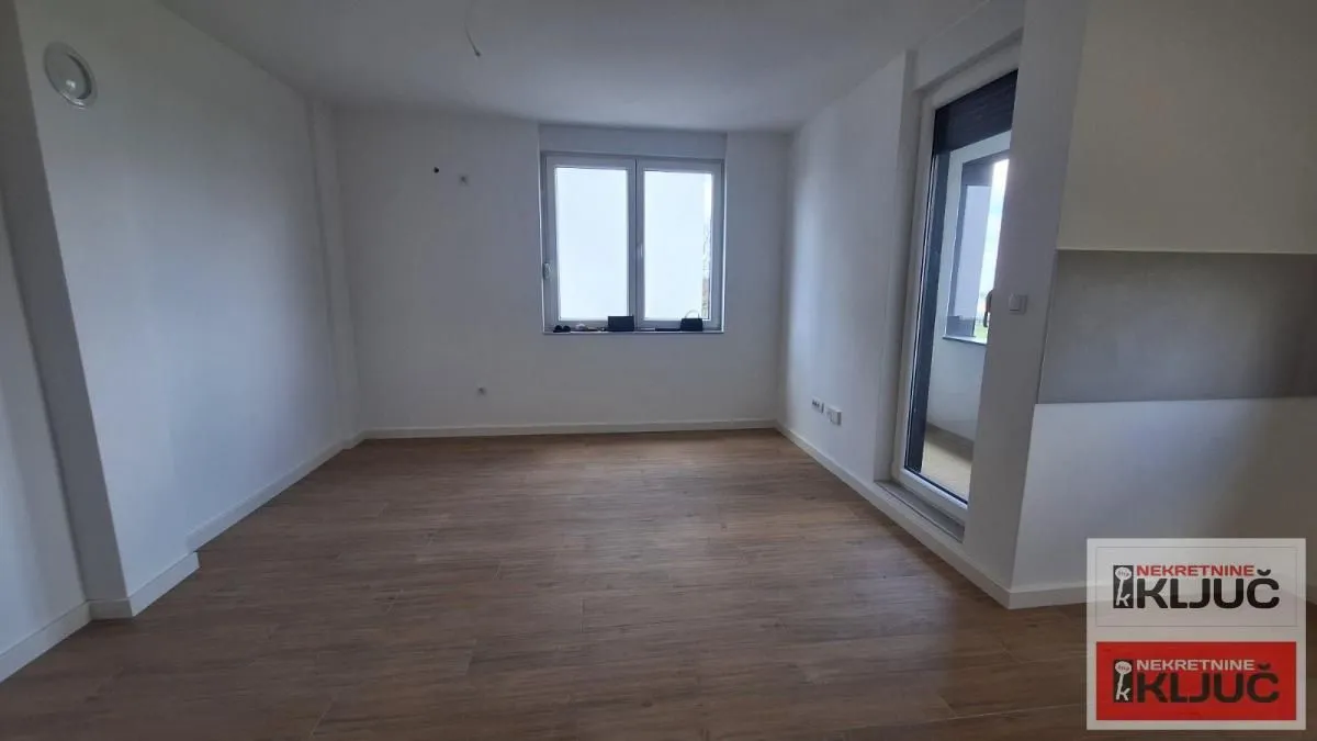 Prodaja, trosoban stan, 72m², Alibegovac, Petrovaradin