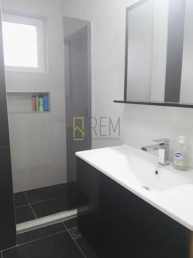 Prodaja, dvosoban stan, 65m², Centar, Podgorica