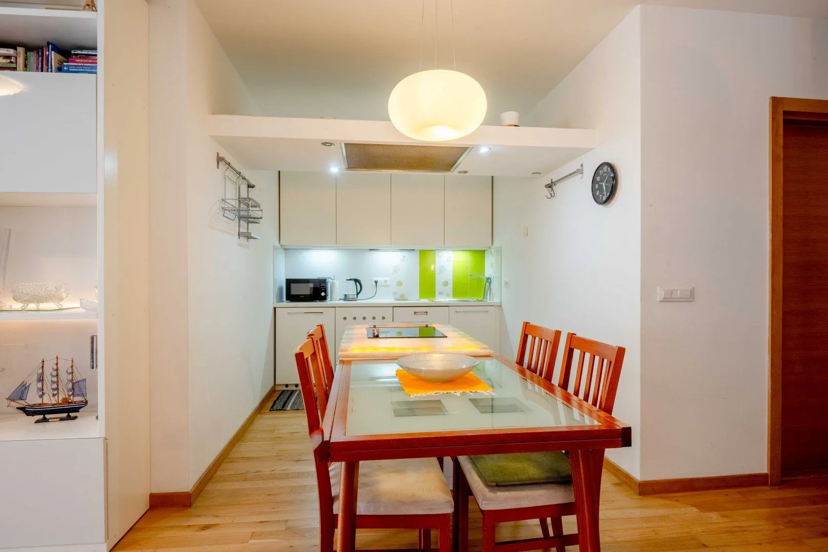 Sale, two bedroom apartment, 74m², Rozino, Budva
