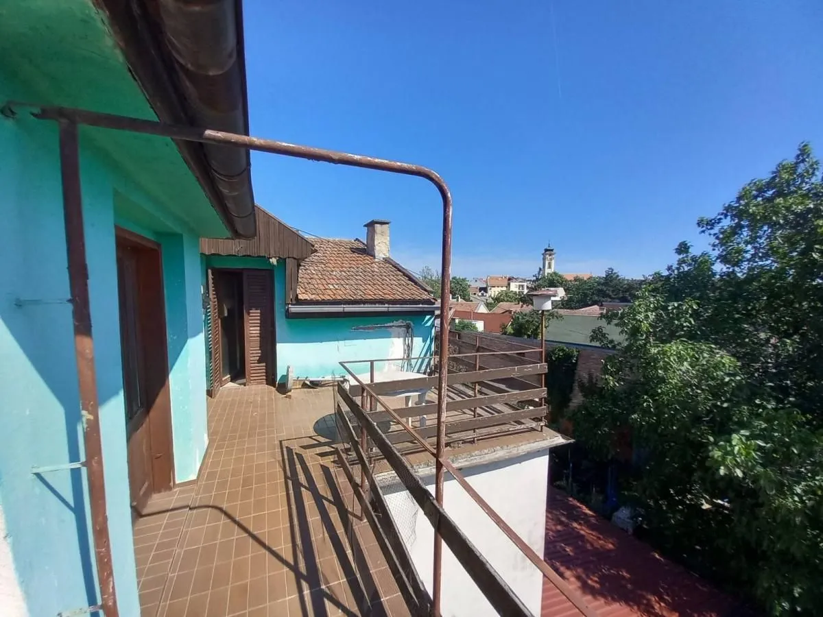Prodaja, četvorosoban stan, 73m², Podbara, Novi Sad Sve Podlokacije