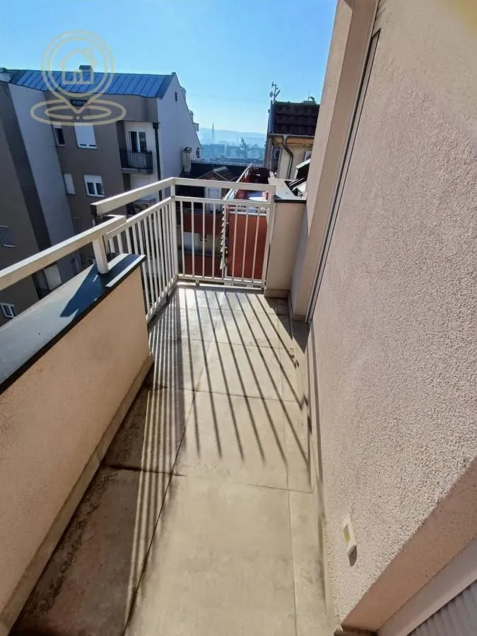 Prodaja, trosoban stan, 88m², Centar, Novi Sad