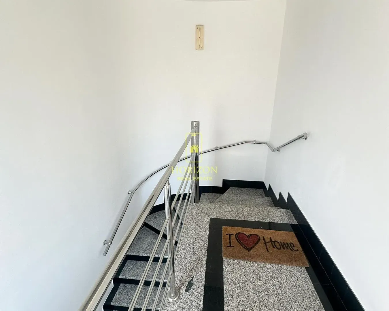 Rent, office space, 150m², Momišići, Podgorica