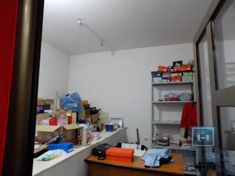 Izdavanje, poslovni prostor, 111m², Centar, Ćuprija - image 6