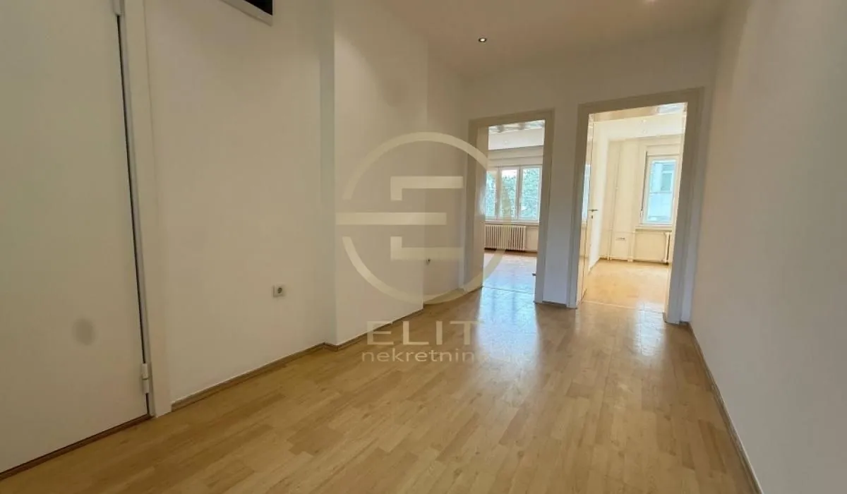 Prodaja, stan, 112m², Centar, Novi Sad