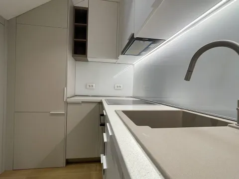 Prodaja, jednosoban stan, 85m², Podkošljun, Budva - image 4