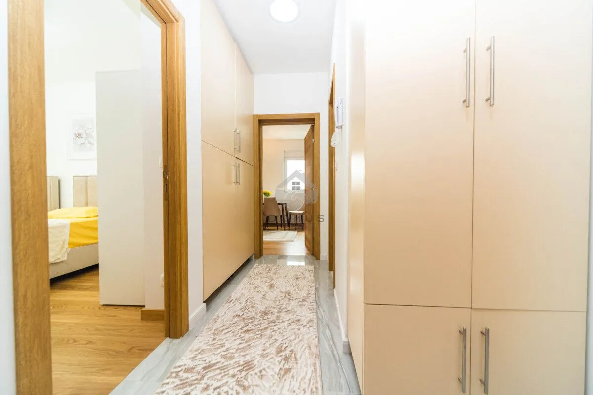 Izdavanje, dvosoban stan, 71m², New City, Podgorica