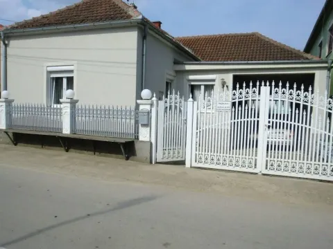 Kuća in Srebrno jezero