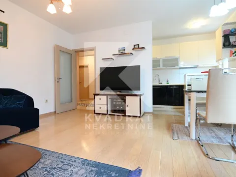 Izdavanje, dvosoban stan, 72m², City Kvart, Podgorica - image 2