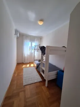 Rent, two bedroom apartment, 70m², Podgorica, Crna Gora - image 10