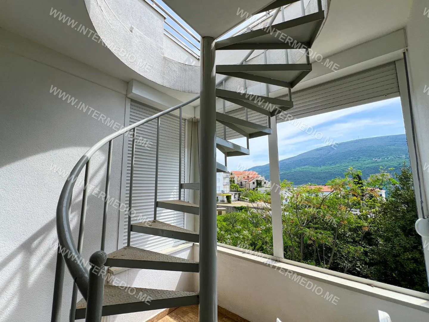 Prodaja, trosoban stan, 87m², Đenovići, Herceg Novi