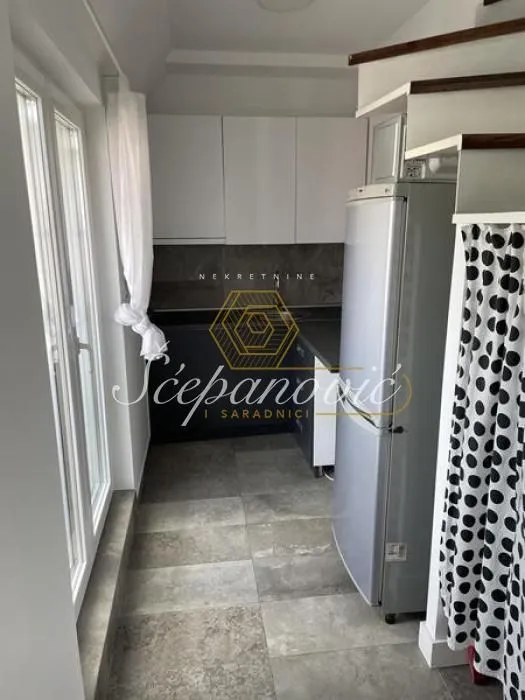 Prodaja, četvorosoban stan, 78m², Centar, Novi Sad