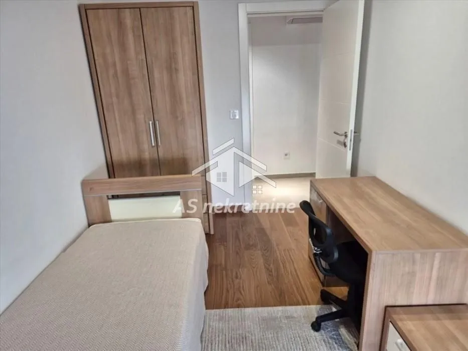 Rent, four bedroom apartment, 100m², Novi Beograd Blok 65, Novi Beograd Sve Podlokacije