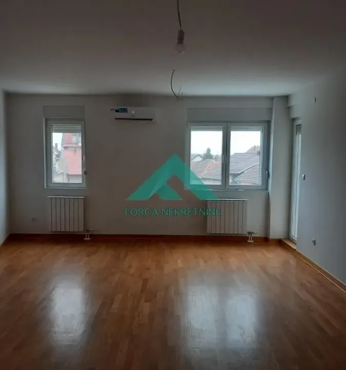 Prodaja, trosoban stan, 85m², Gornji Grad Margita, Pančevo