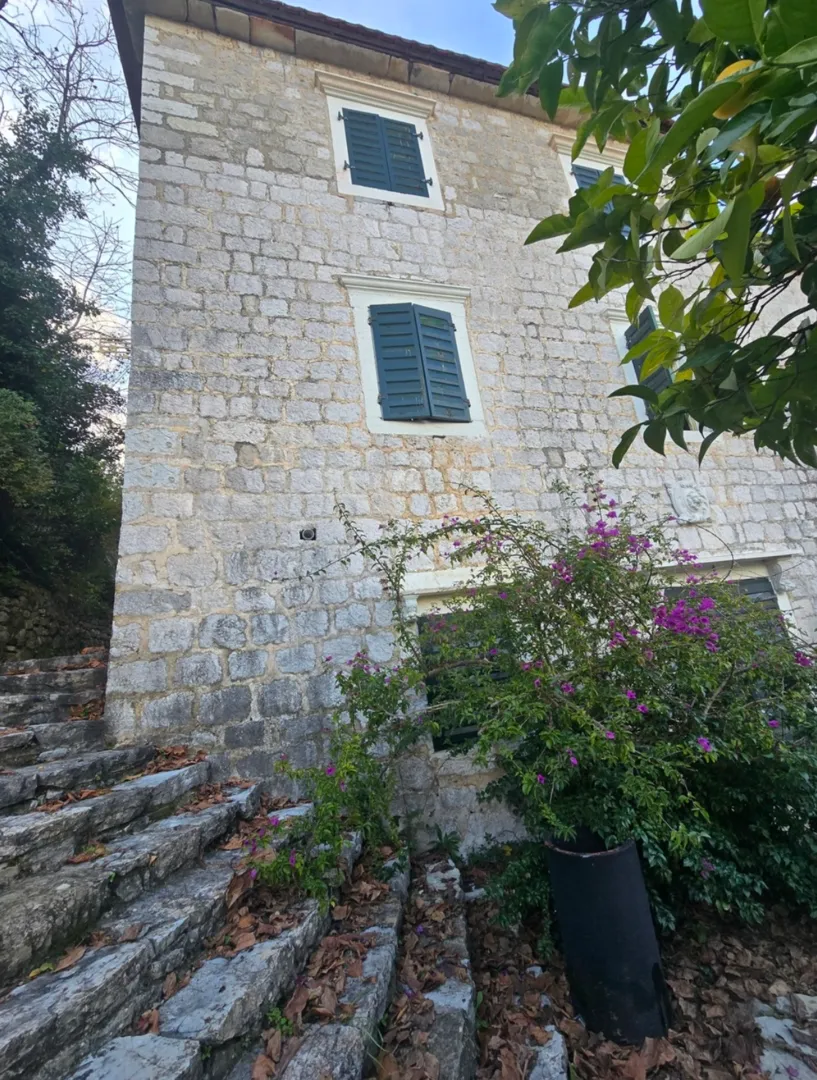 Prodaja, kuća, 180m², Kamenari, Herceg Novi